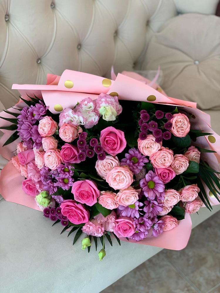 Букет цветов из: Хризантемы, Розы и Лизиантусы в Ардатове Нижегородской области