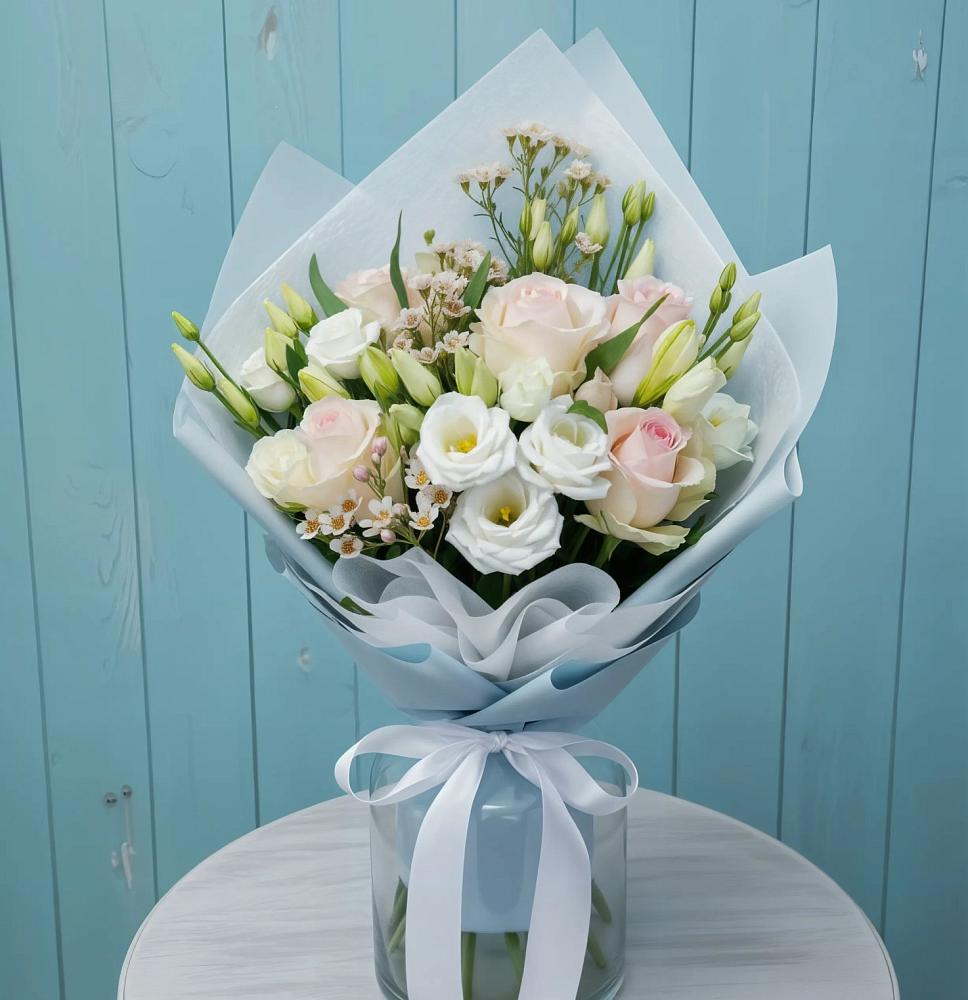 Букет цветов из: Розы и Лизиантусы в Ардатове Нижегородской области