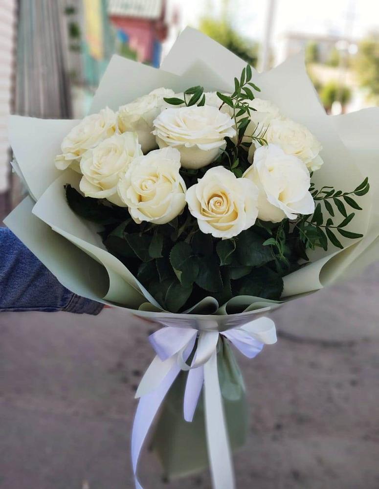 Букет Белые розы Проуд в Ардатове Нижегородской области