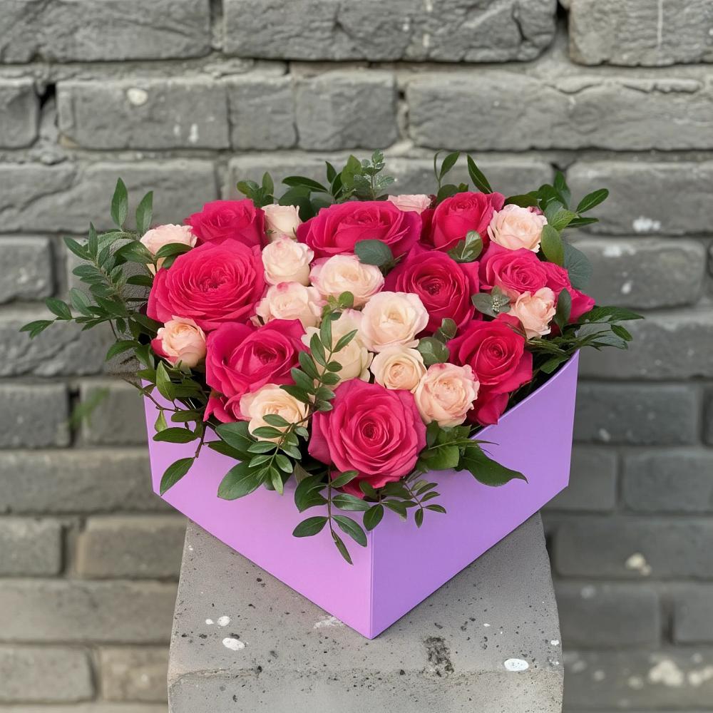 Цветочная композиция из Розы в коробке в Ардатове Нижегородской области