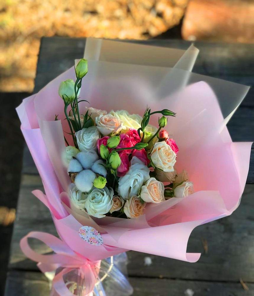 Букет цветов из: Розы и Лизиантусы в Ардатове Нижегородской области