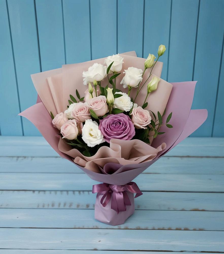 Букет цветов из: Розы и Лизиантусы в Ардатове Нижегородской области